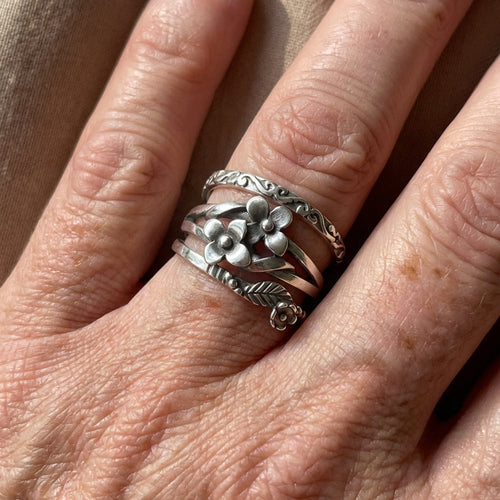 Bohemian Vintage Style Refined Floral Motif Ring